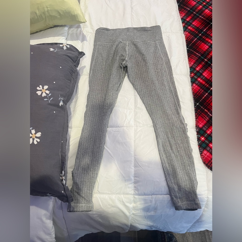 Patterned Lululemon workout leggings